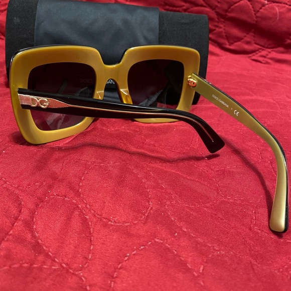 Sunglasses - Picture 7 of 8